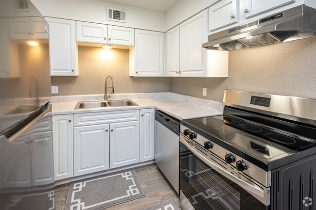 Interior Photo - Welcome Home to Bayou View Apartments — Yo...