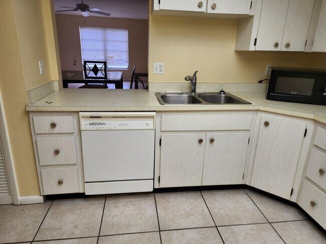 Foto del edificio - 4104 SE 12th Pl
