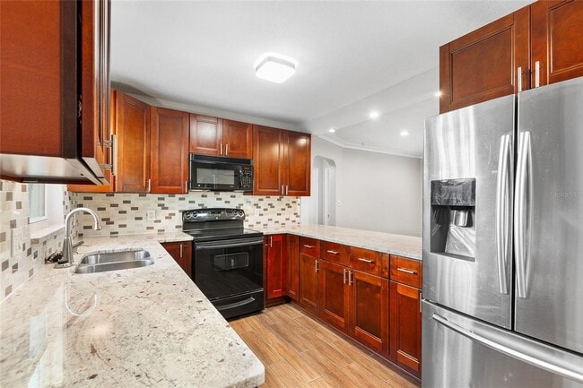 Building Photo - ST PETE HOME FOR RENT!