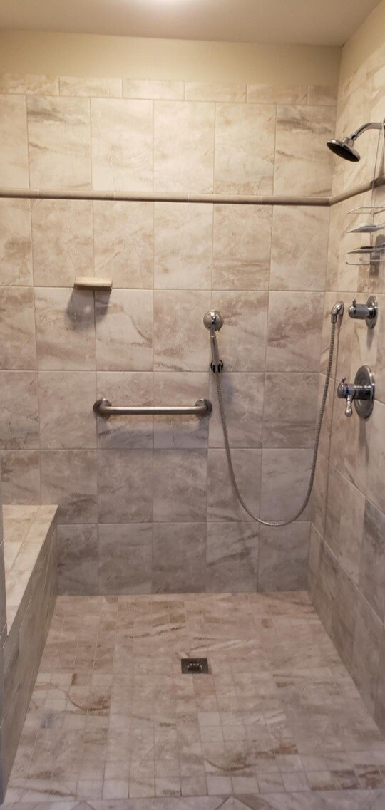 Walk in shower - 44 Carstead Dr