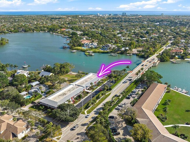Building Photo - 475 Tequesta Dr
