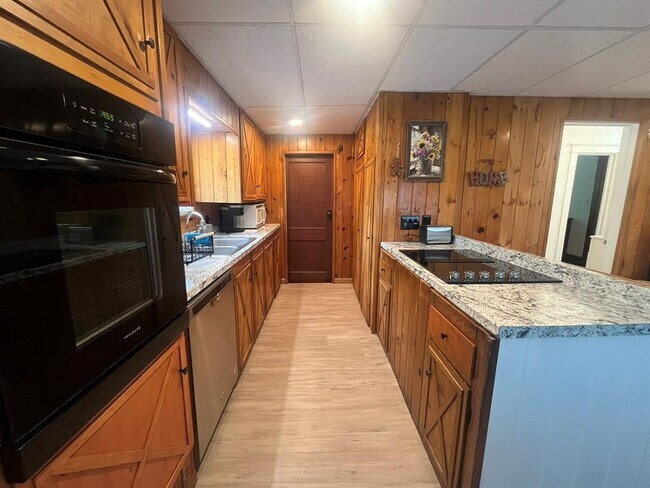 Foto del edificio - 45 Kattelville Rd