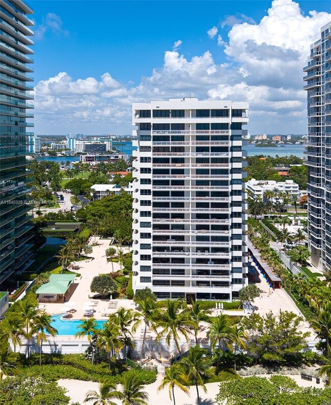 Foto del edificio - 10205 Collins Ave