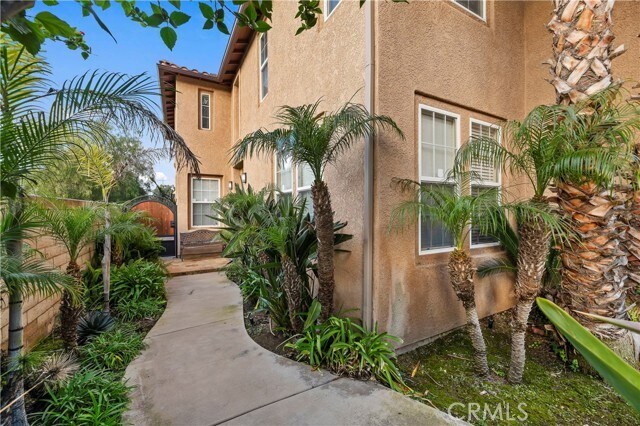 Foto del edificio - 398 Avenida La Cuesta