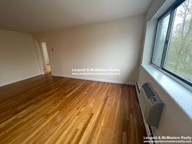 Foto del edificio - 114 Dustin St