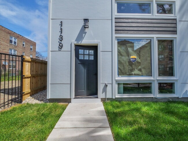 Building Photo - 1139 S Mozart St