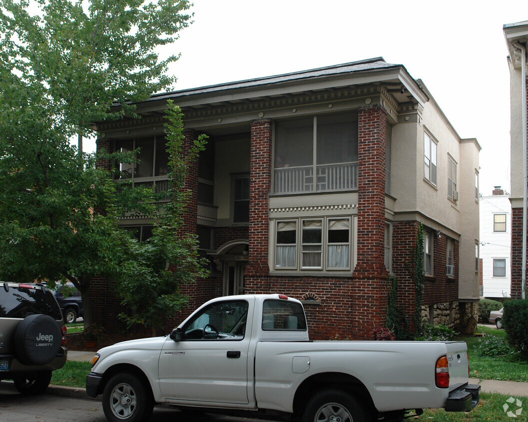 Primary Photo - 5101 Wyandotte St