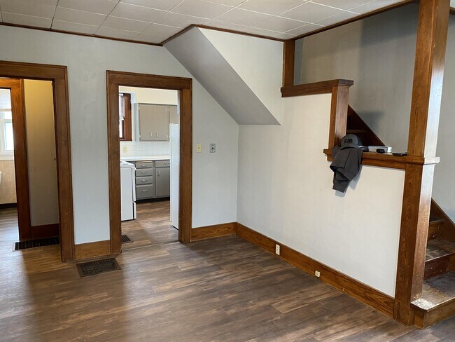 Building Photo - 1285 Lincoln Dr