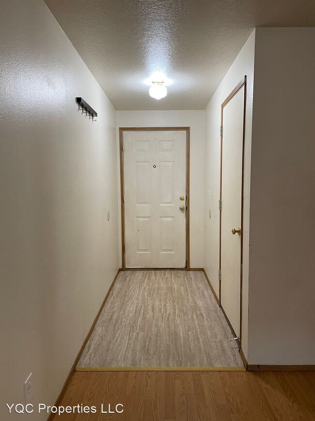 Building Photo - 3 br, 2.5 bath House - 14302 SE 7th Way
