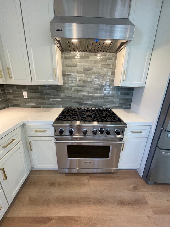 Building Photo - 536 1st St