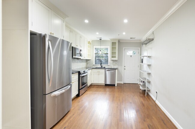 Foto del edificio - 1122 K St SE