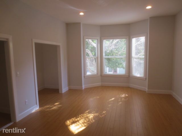 Primary Photo - 880 Oak St