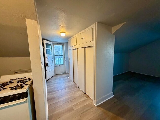 Building Photo - 2321 Dupont St