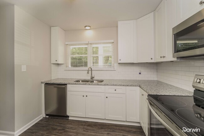 Building Photo - 6838 N Ridge Court, Charlotte, NC 28215