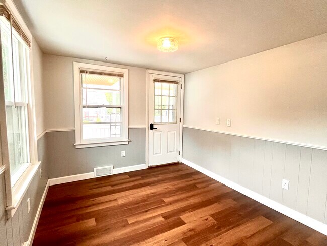 Sala de estar - 3 Hamel Ave