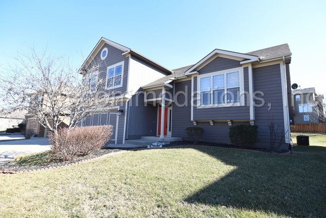 Building Photo - 9011 N Saint Claire Ave Kansas City MO 64151