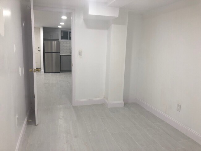 Foto del edificio - 3314 71st St