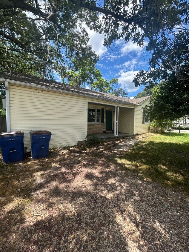 Primary Photo - 4501 N. 33rd