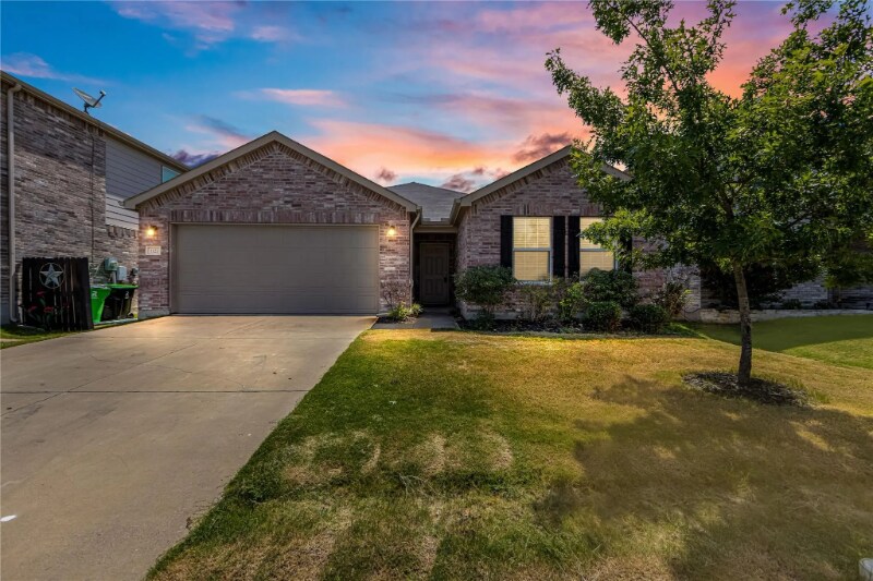 Photo - 1121 Rivers Creek Ln (Little Elm, TX)