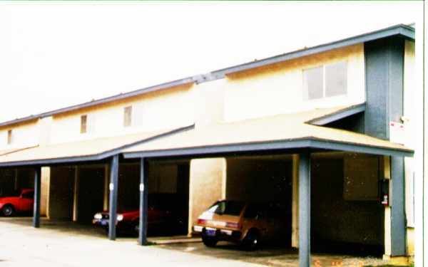 Building Photo - Por Of Challenger Townhomes