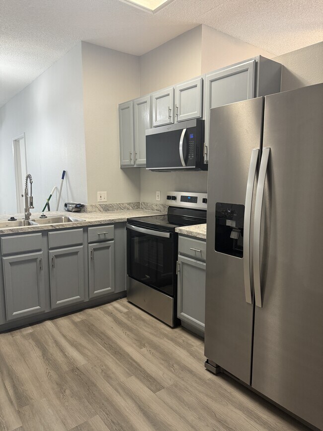 Building Photo - 15733 Green Point Ct