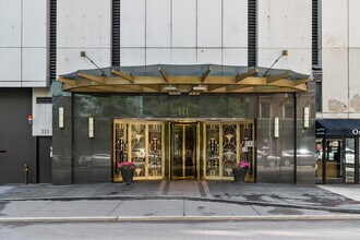 Building Photo - 111 E Chestnut St