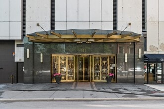 Building Photo - 111 E Chestnut St
