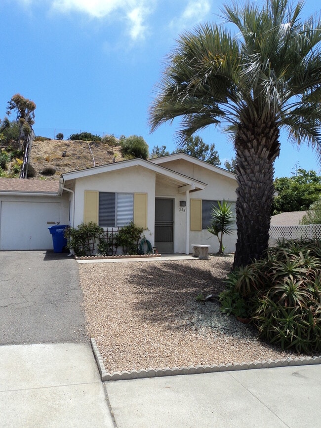Building Photo - Lovely Home in Tranquil Poinsettia Hills!