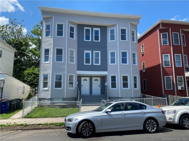 Foto del edificio - 222 Maplewood Ave