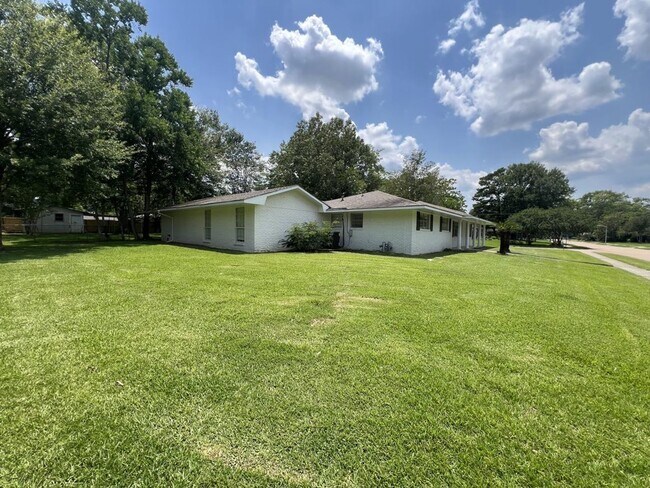 Foto del edificio - 10444 Browning Dr