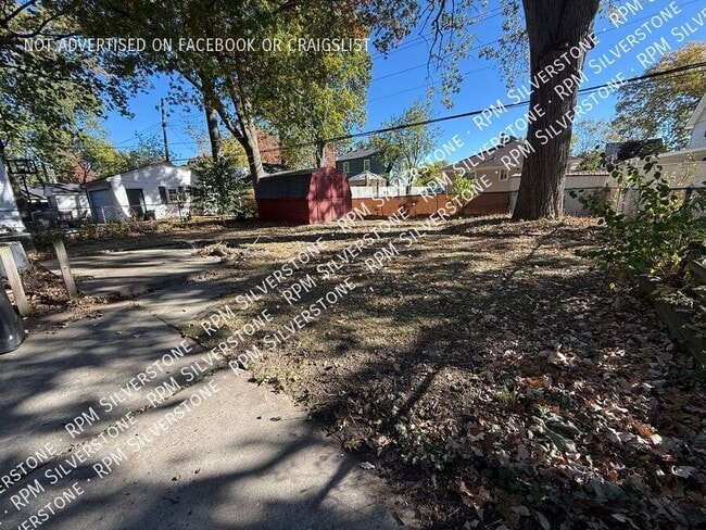 Foto del edificio - 2664 Tyler-