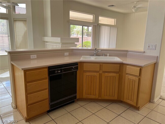 Foto del edificio - 10045 Netherton Dr