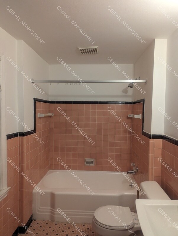 Building Photo - 217 S Franklin Ave