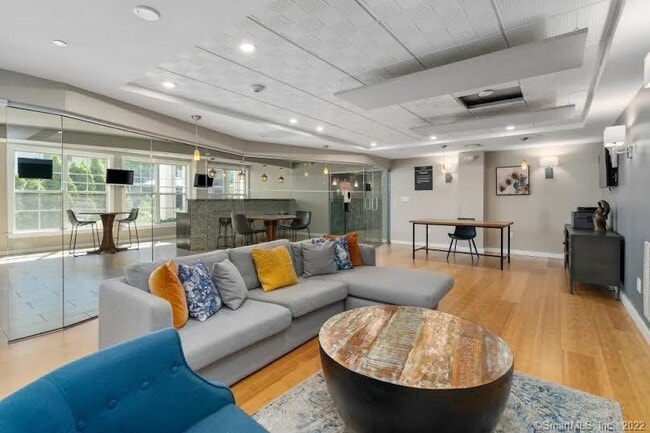 Building Photo - 180 Broad St