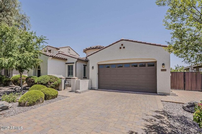 Building Photo - 4135 E Grand Canyon Dr