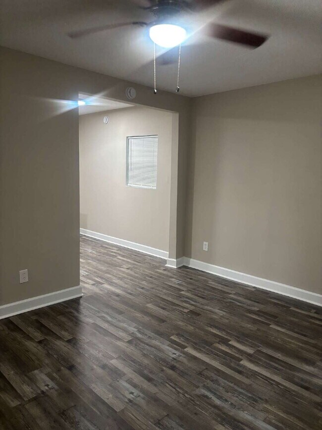 Foto del edificio - "Charming 3-Bed, 2-Bath Haven on Range Line Road – Your Memphis Retreat Awaits!"