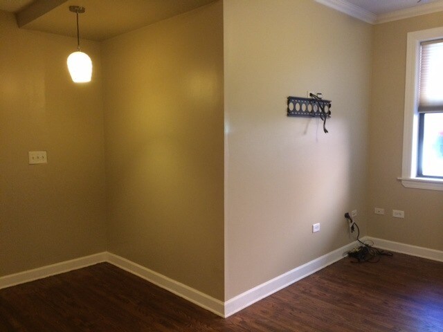 Sala de estar 2 - 2128 N Hudson Ave