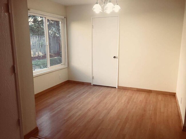 Building Photo - 4 bedroom in Fremont CA 94539
