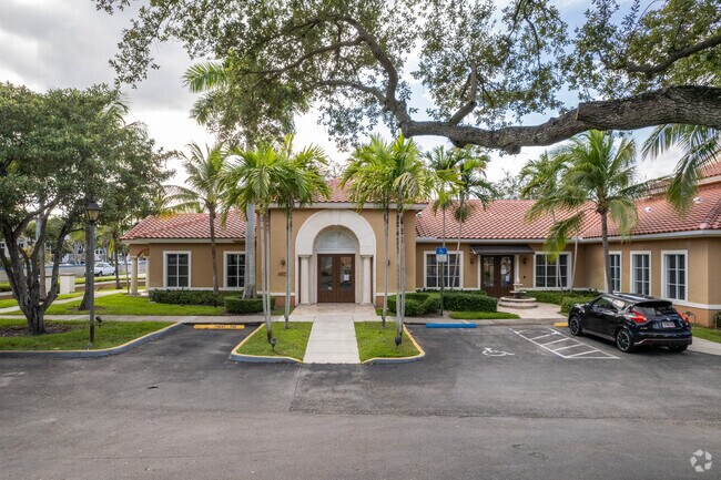 Foto del edificio - 6821 SW 44th St