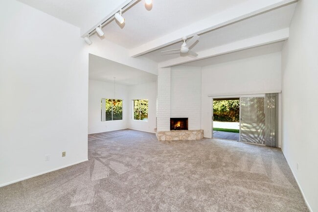 Building Photo - 8430 E San Marino Dr