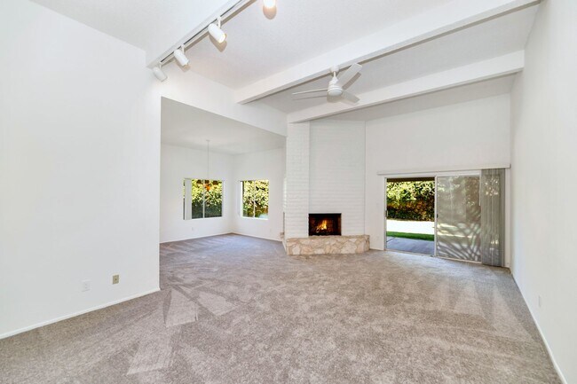 Foto del edificio - 8430 E San Marino Dr