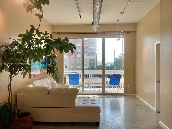 Building Photo - 2001 Biscayne Blvd