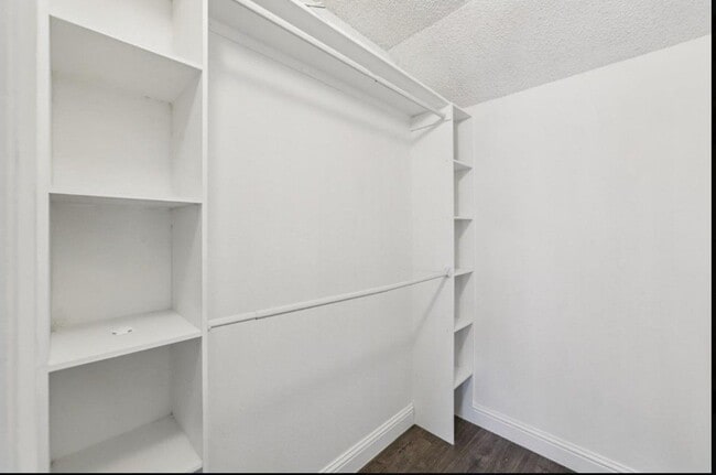 Foto del edificio - 1040 N Capitol Ave