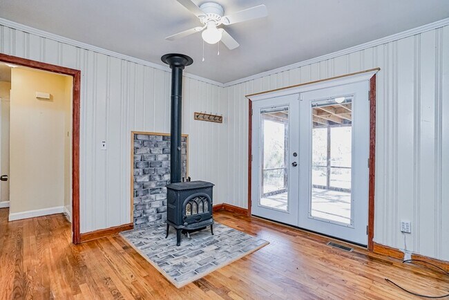 Foto del edificio - 408 Thornwood Dr