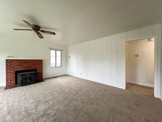 Building Photo - 1624 Ora Dr