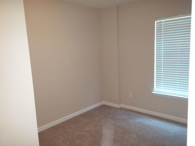 Building Photo - 11944 Field Towne Ln