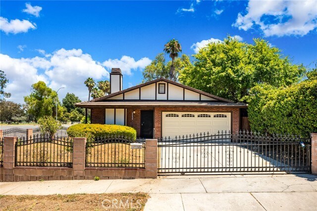Building Photo - 5546 McLennan Ave