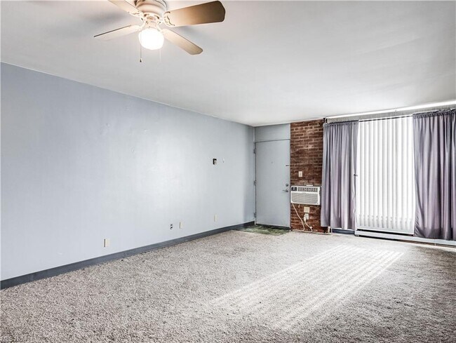 Foto del edificio - 2331 E Market St