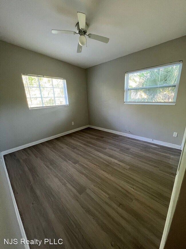 Building Photo - 3 br, 1 bath House - 2938 Brackridge Blvd....