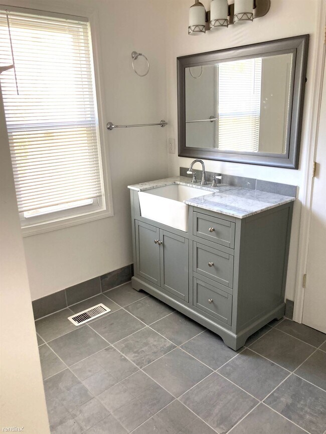 Foto del edificio - 3 br, 1.5 bath House - 3348 John Daly St